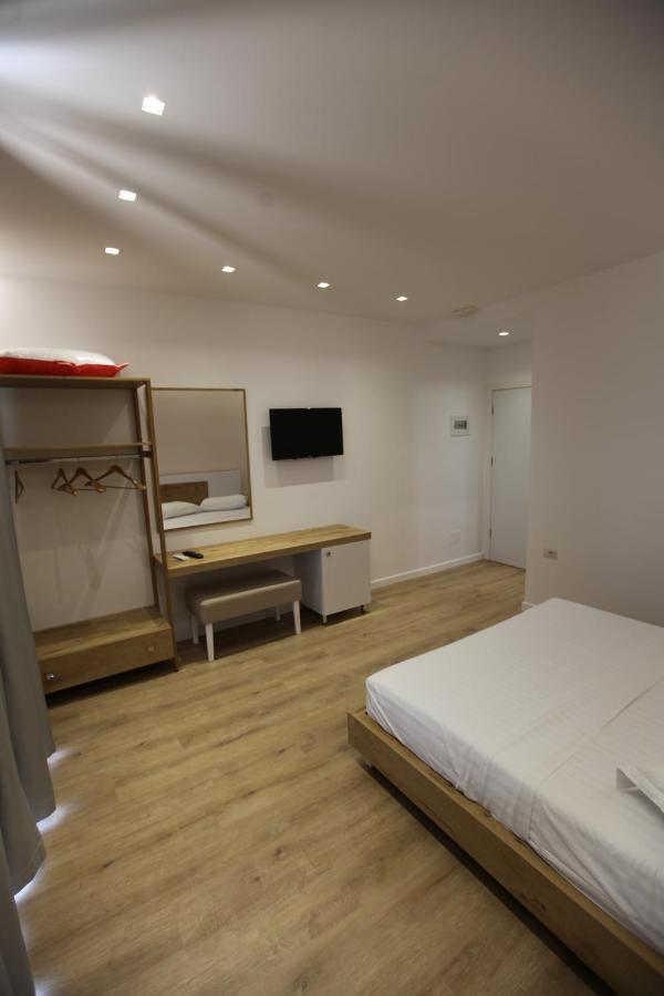 Sea Breeze Villa Sarandë Eksteriør billede