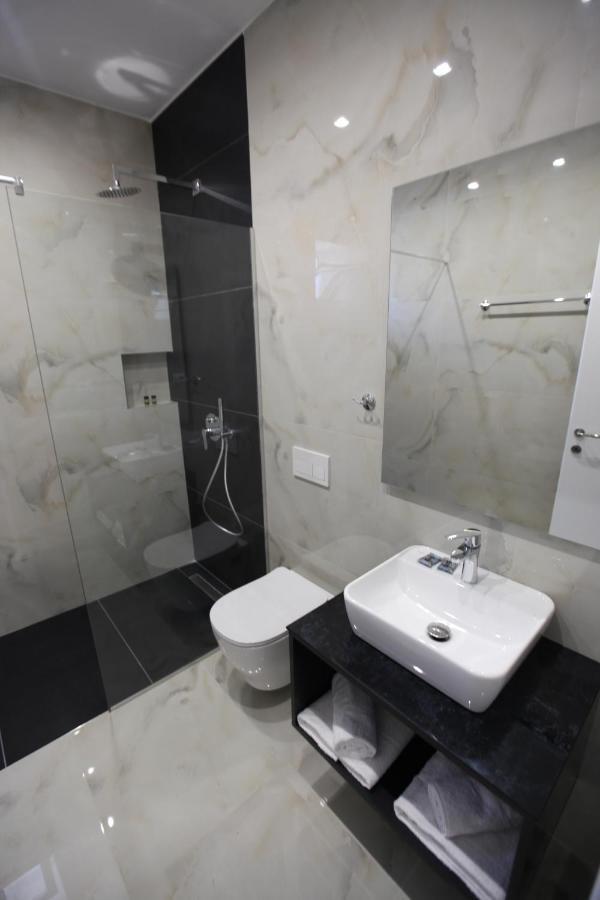 Sea Breeze Villa Sarandë Eksteriør billede