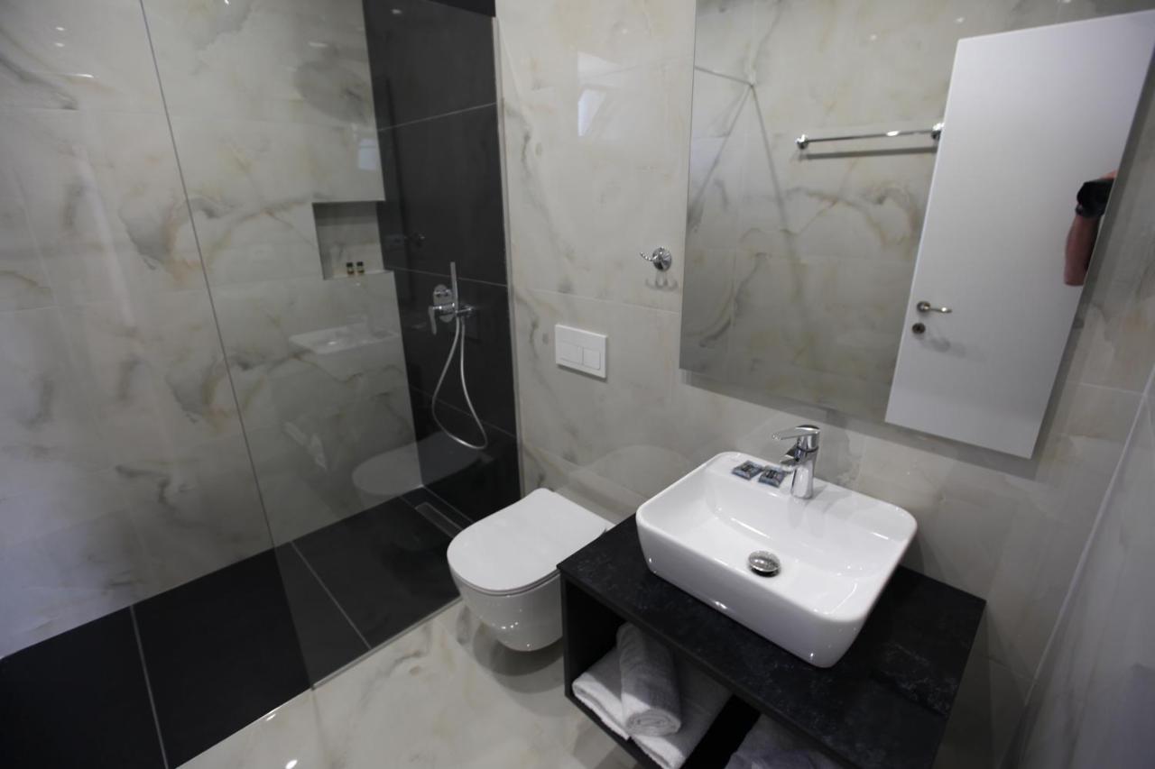 Sea Breeze Villa Sarandë Eksteriør billede