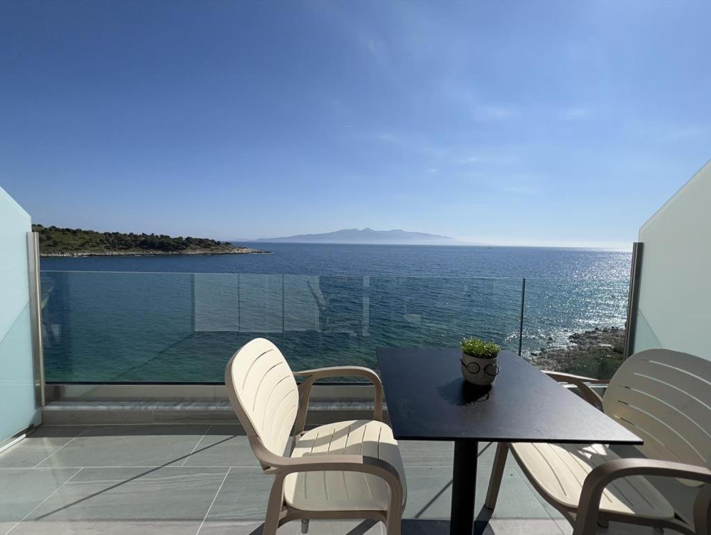 Sea Breeze Villa Sarandë Eksteriør billede