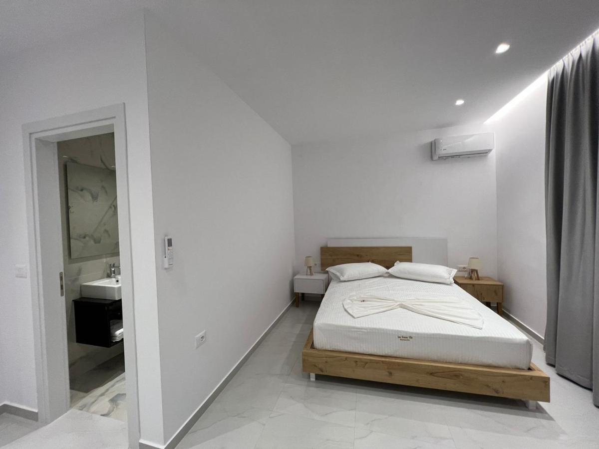 Sea Breeze Villa Sarandë Eksteriør billede