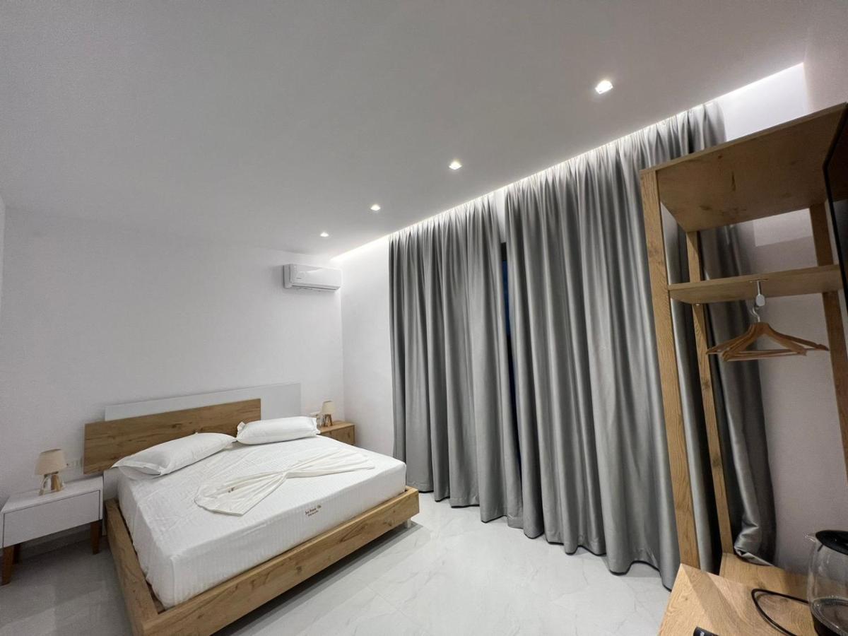 Sea Breeze Villa Sarandë Eksteriør billede