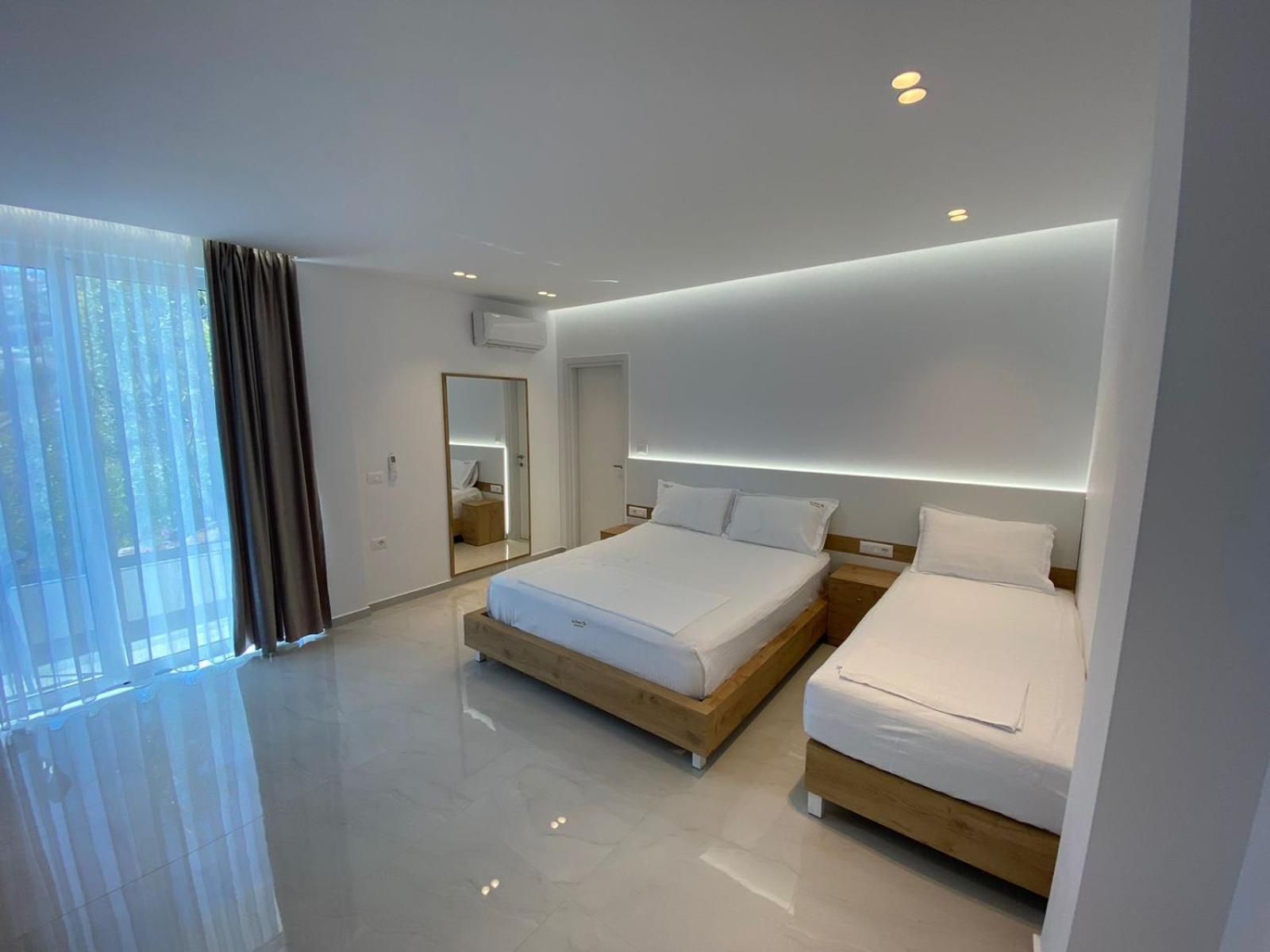 Sea Breeze Villa Sarandë Eksteriør billede