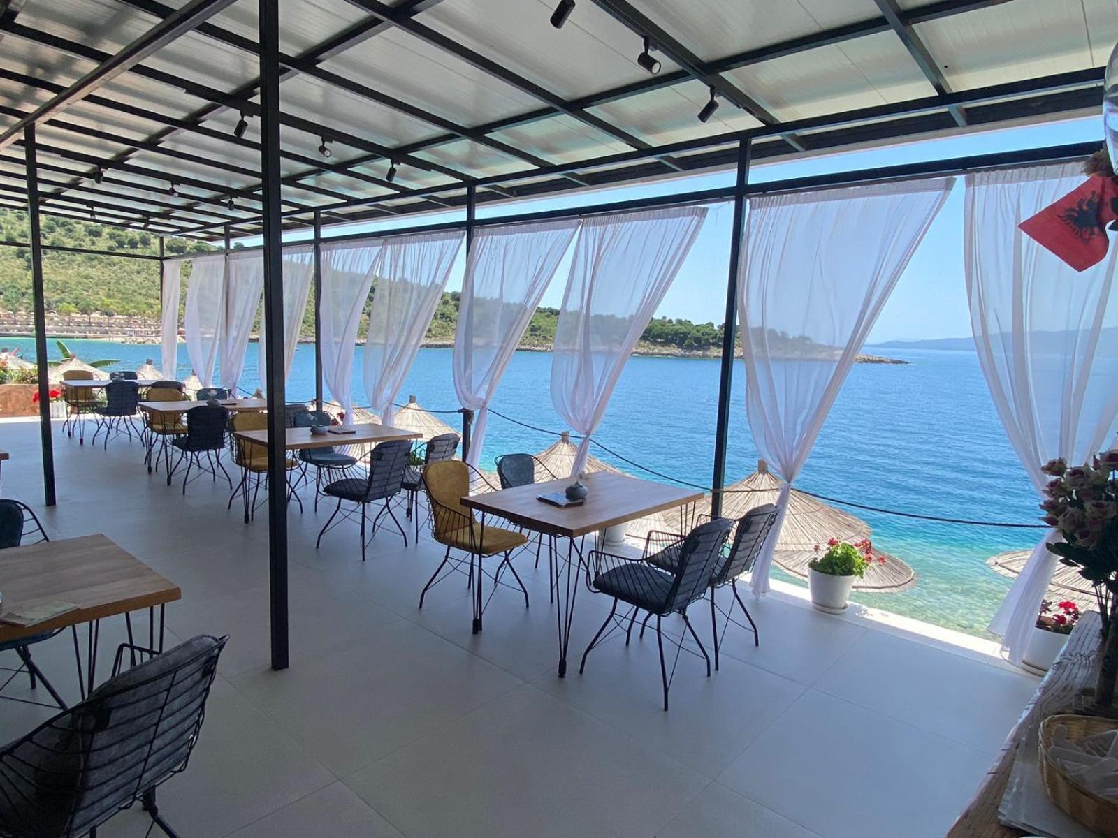 Sea Breeze Villa Sarandë Eksteriør billede