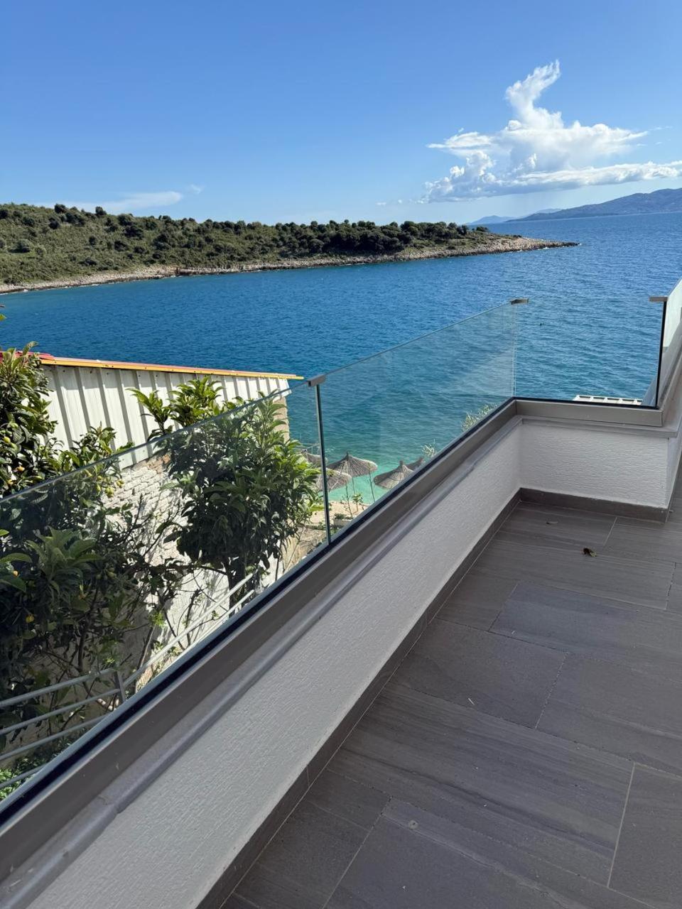 Sea Breeze Villa Sarandë Eksteriør billede
