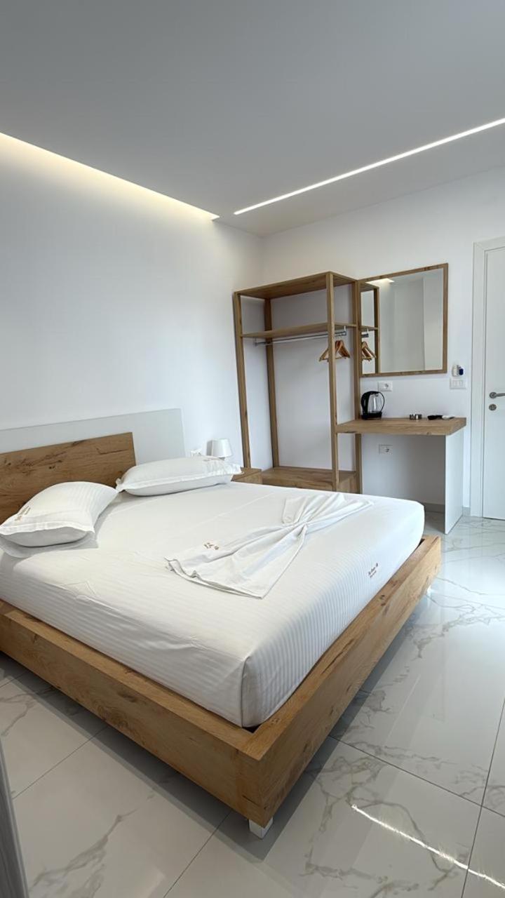 Sea Breeze Villa Sarandë Eksteriør billede