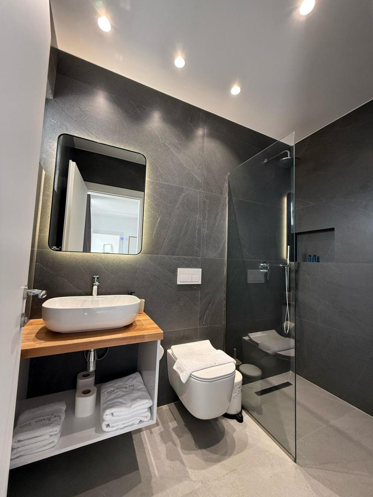 Sea Breeze Villa Sarandë Eksteriør billede