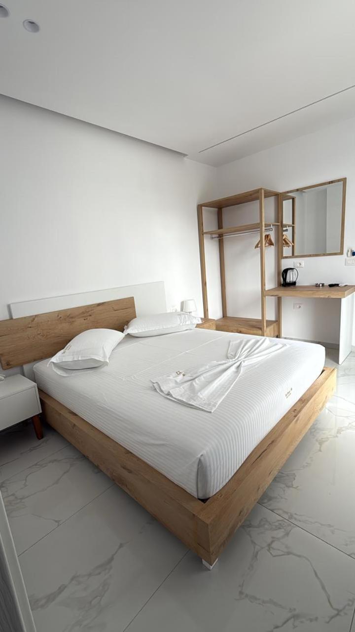 Sea Breeze Villa Sarandë Eksteriør billede