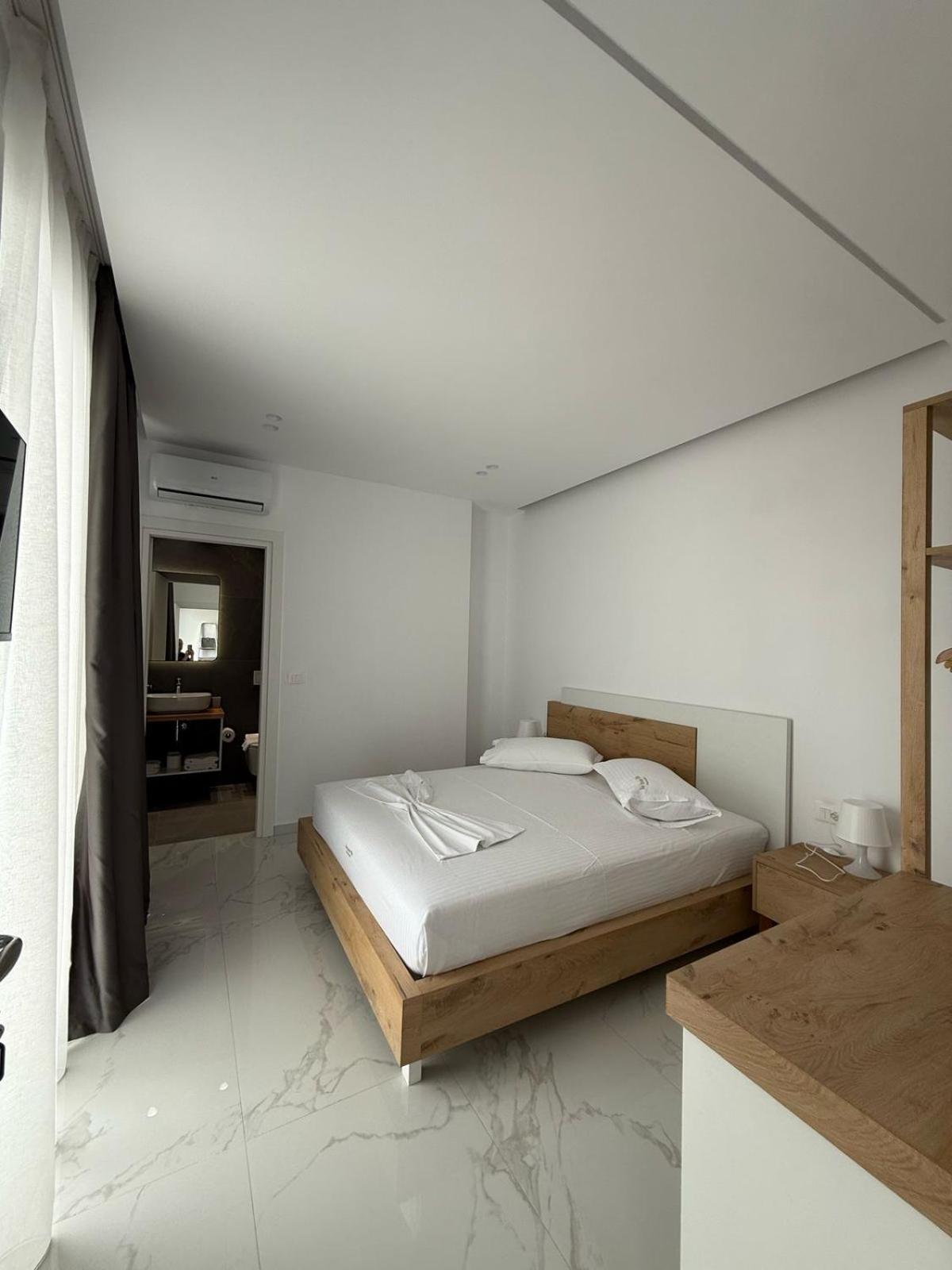 Sea Breeze Villa Sarandë Eksteriør billede