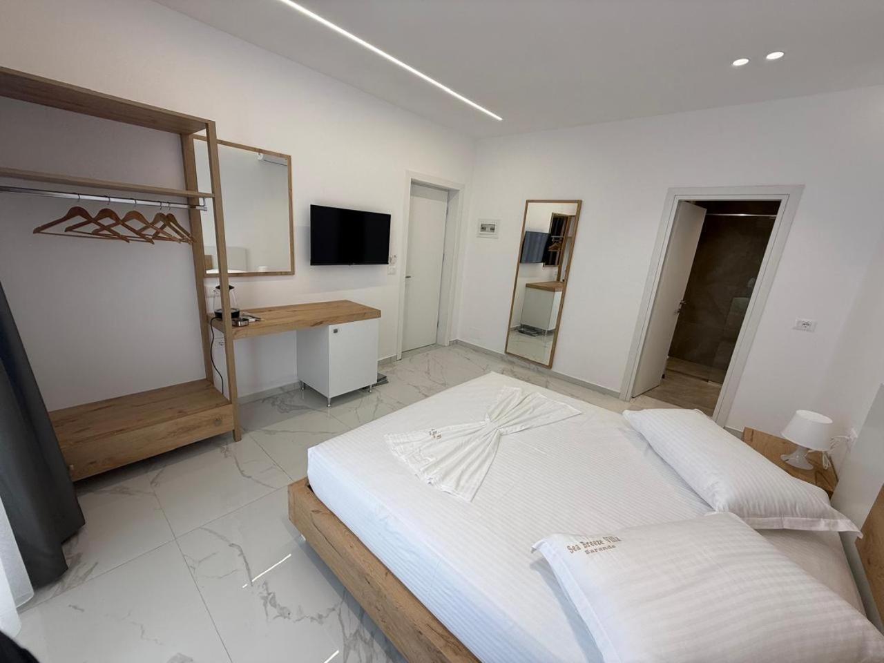 Sea Breeze Villa Sarandë Eksteriør billede