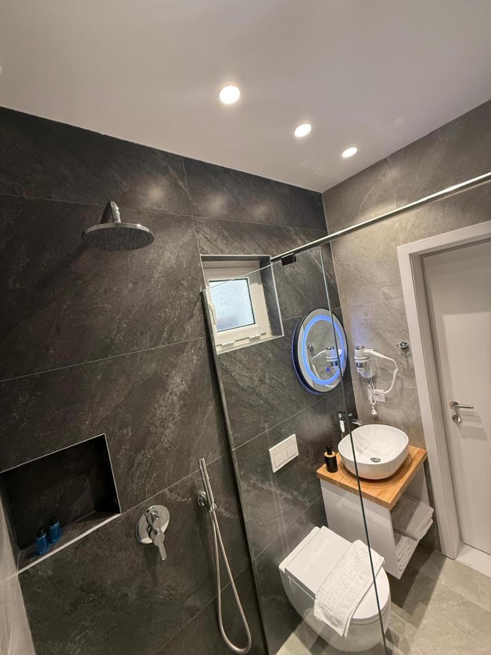 Sea Breeze Villa Sarandë Eksteriør billede