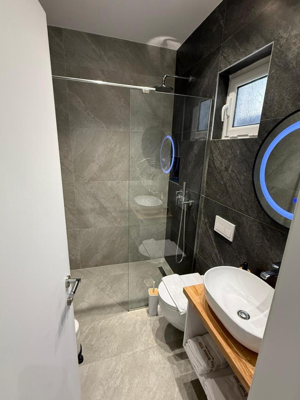 Sea Breeze Villa Sarandë Eksteriør billede